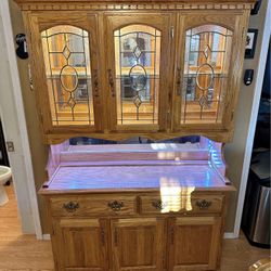 Beautiful solid oak cabinet!
