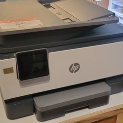 HP OfficeJet Pro 9015e - All-in One - Like New