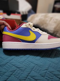 Nike colorful 6 Y