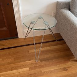 Set Of 2 Side Tables