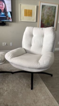 Lounge chair with ottoman