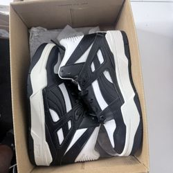 Brand New Kids Puma Shoes Size 3.5