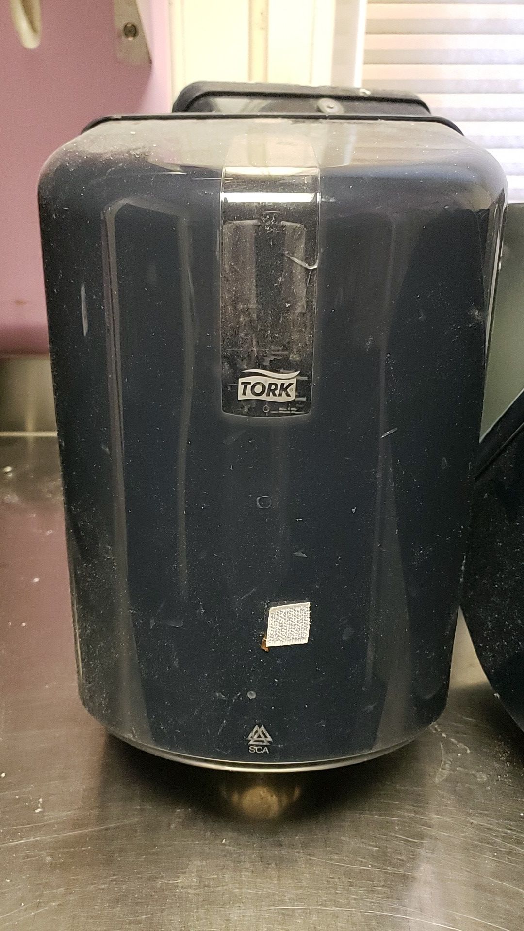 Tork papertowel dispenser