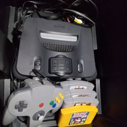 Nintendo 64 with Donkey Kong