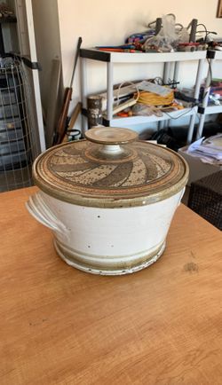 Cute serving pot!