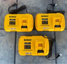 12 Amp Fast Chargers DeWALT DCB1112