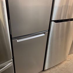Whirlpool Top-Freezer Refrigerator 