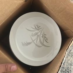 19 Med Fin China Plates 