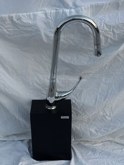 Dawn Single-Lever Pull-Out Kitchen Faucet