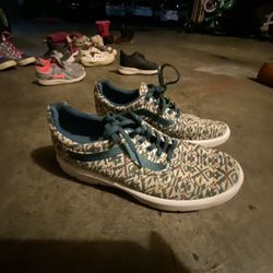 Woman’s Size 6 Vans 