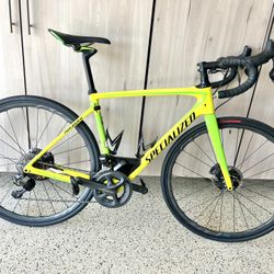 Specialized Road Bike, Roubaix Expert, Ultegra Di2, Disc Brakes 