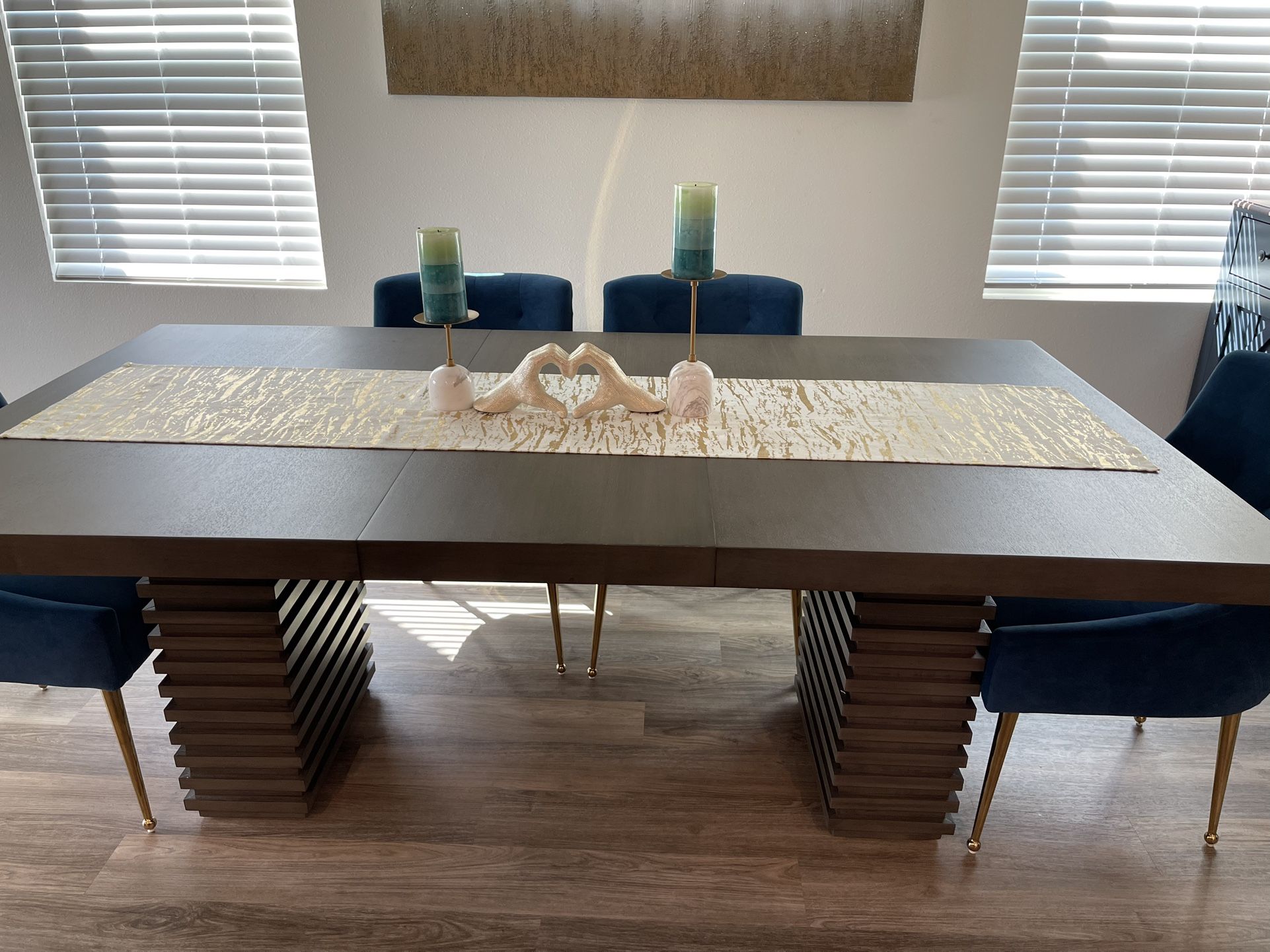 Extendable  Dining Table 
