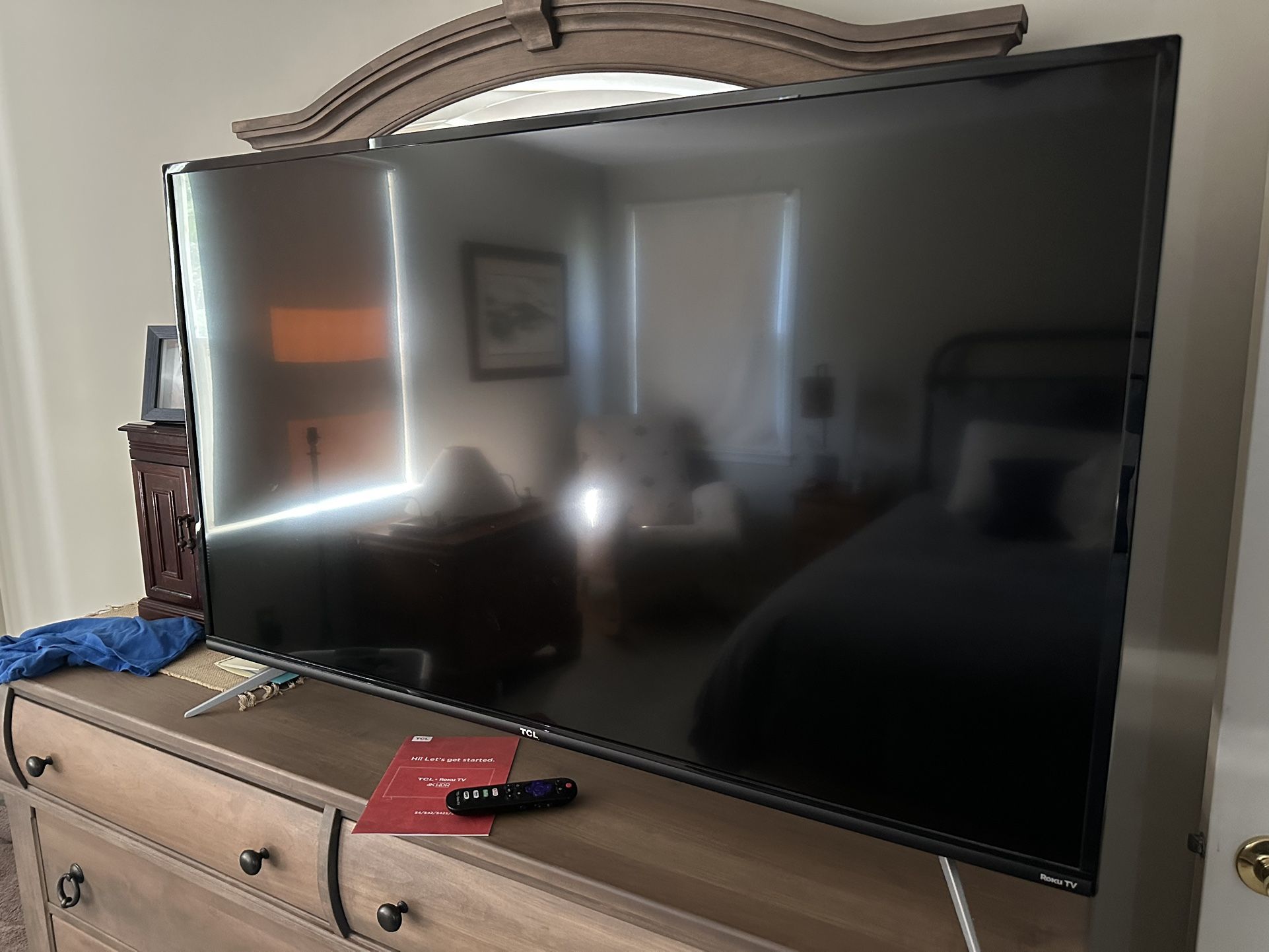 50” TCL Roku Series 4 HDTV w/ mount