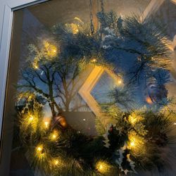 Illuminated Christmas Holiday Wreath