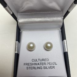 2 Pc Stud Earrings Cultured freshwater Pearl Sterling Silver