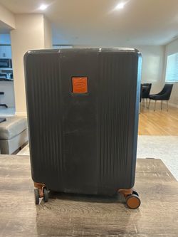 Small carry on luggage used once 19x14 sizes