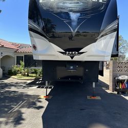 Rv Fifth Wheel 2018 Cyclone 