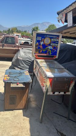 Pinball and Pac-man games