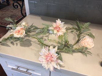 Flower swag