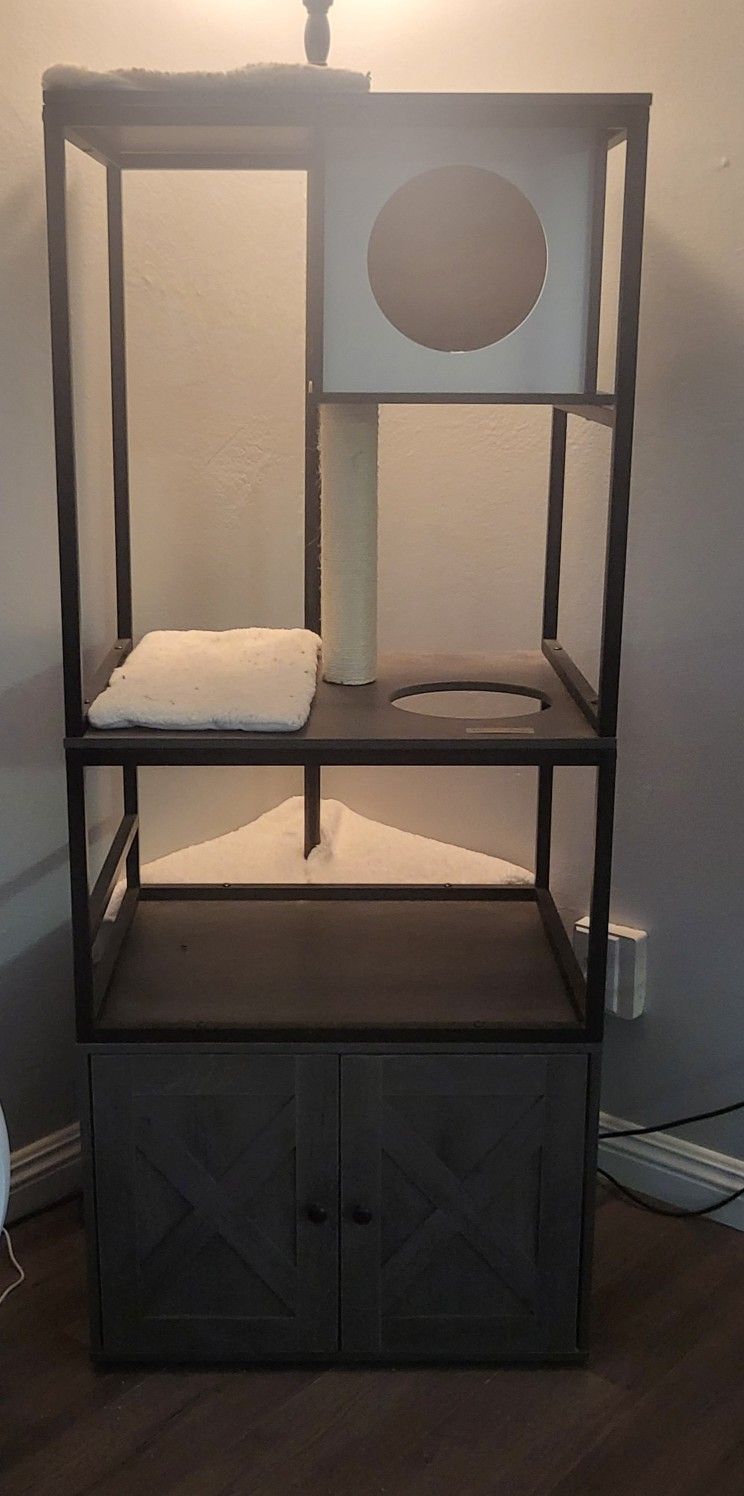 Cat Tree / Cat Condo / Litter Box