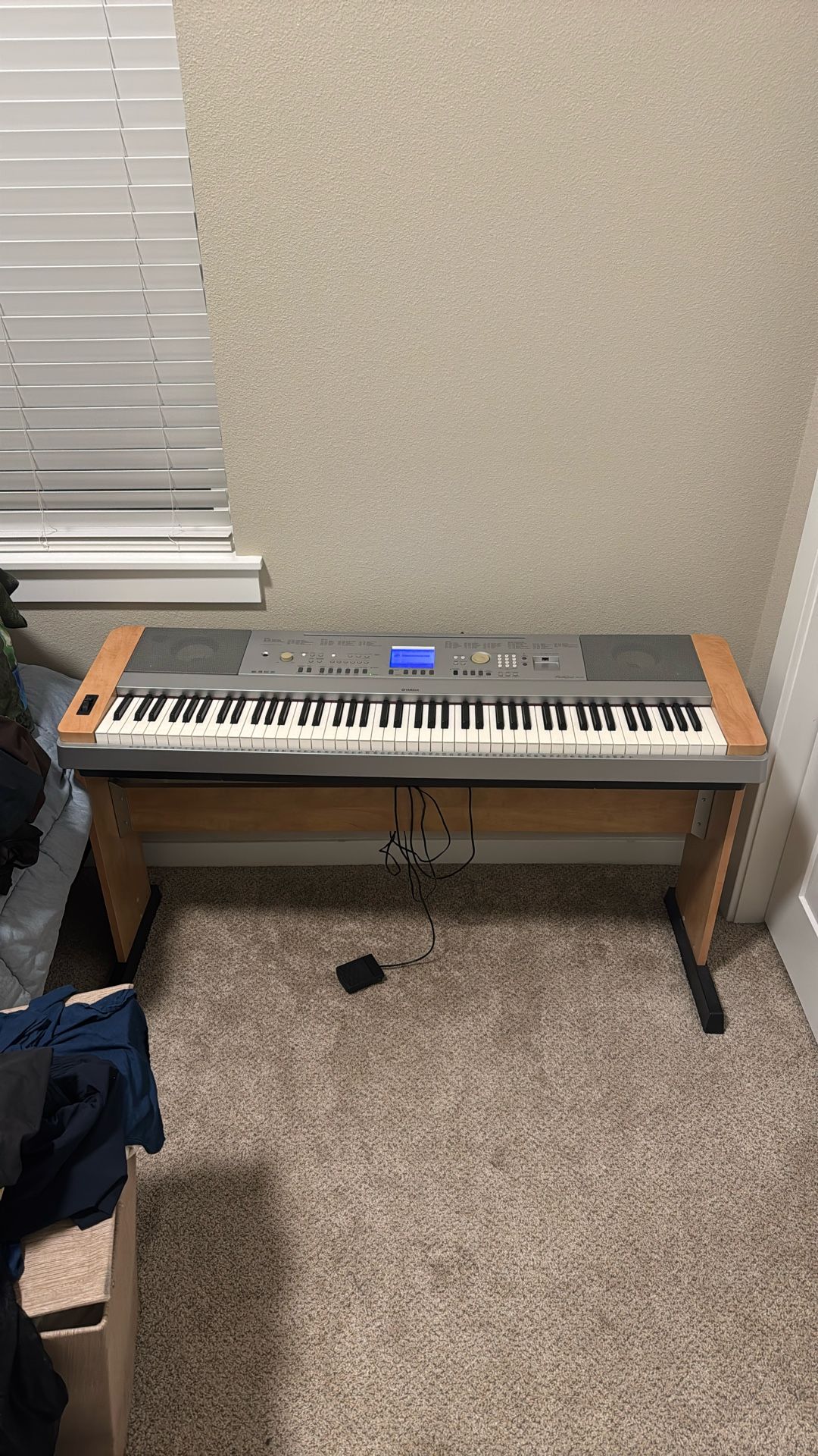 Yamaha DGX Portable Grand 640 Weighted Keys 