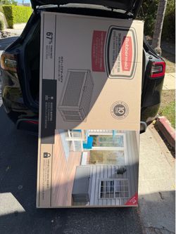 Rubbermaid outdoor storage tote or indoor