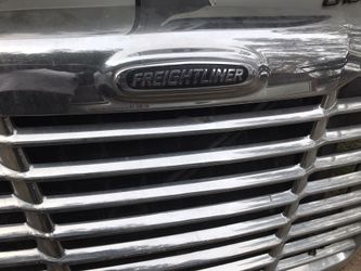 Freightliner Grill, Volvo Grill