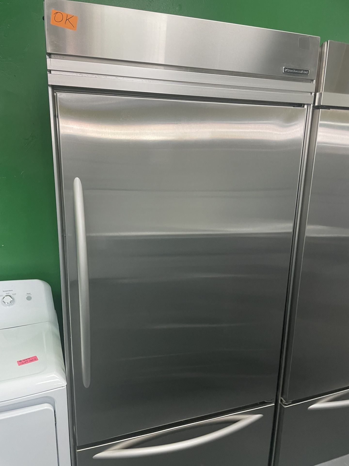 36” in wide 82 height frige kitchen aid use like new perfect working
