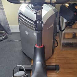 SCHWINN 130 UPRIGHT EXERCISE BIKE