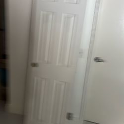 24” Door In Good Condition