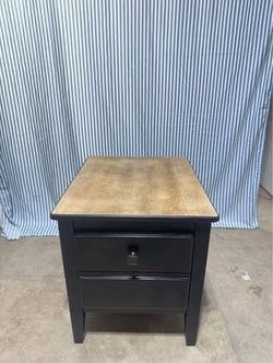 Nightstand/table