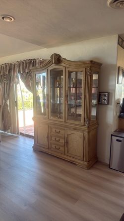 China cabinet husk