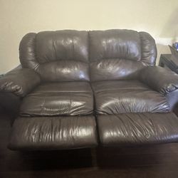 Classy Leather Sofas