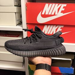 Yeezy 350 V2  Onyx