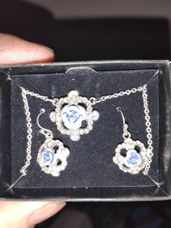Beautiful necklace and earring set