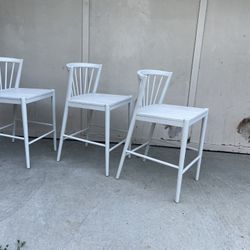 3  Stools/Chairs 