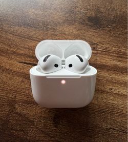 AirPods 4 with ANC