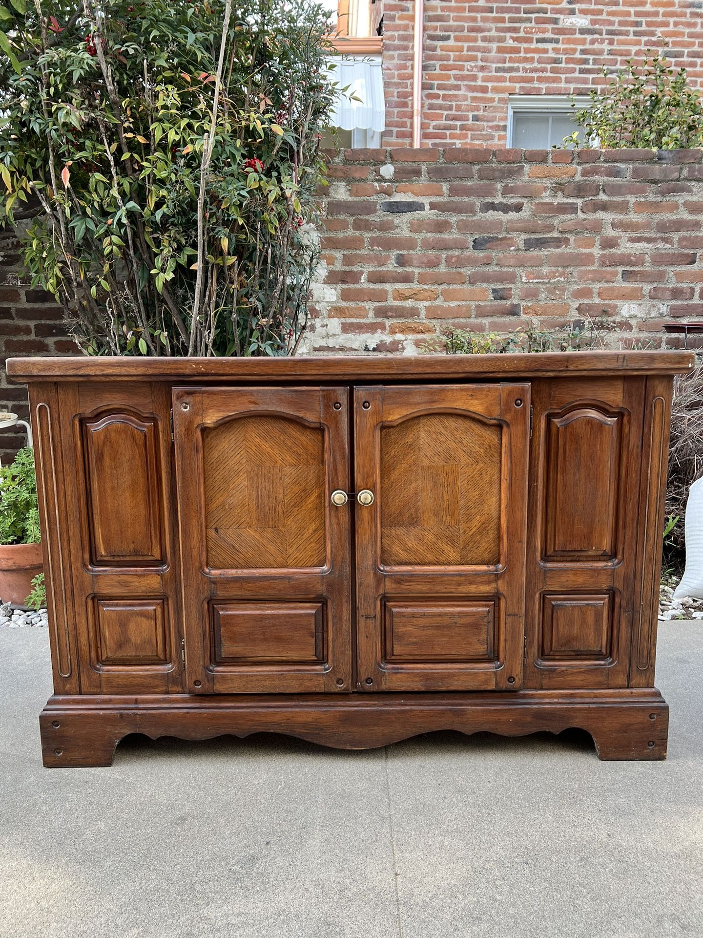 Vintage Dixie Furniture Sideboard Buffet Cabinet