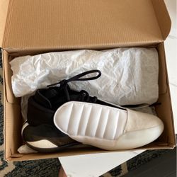 Size 8.5 Men’s James Harden Deadstock