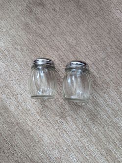 Glass spice jar shakers
