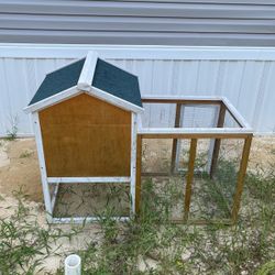 Small Chicken - Chick House 