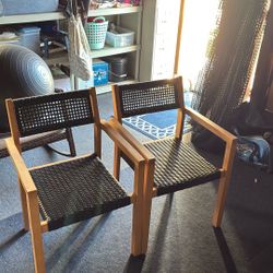 2 Wicker/teak Outdoor Chairs