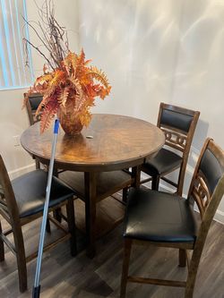 Round Counter-Height Dining Table with 4 Chairs