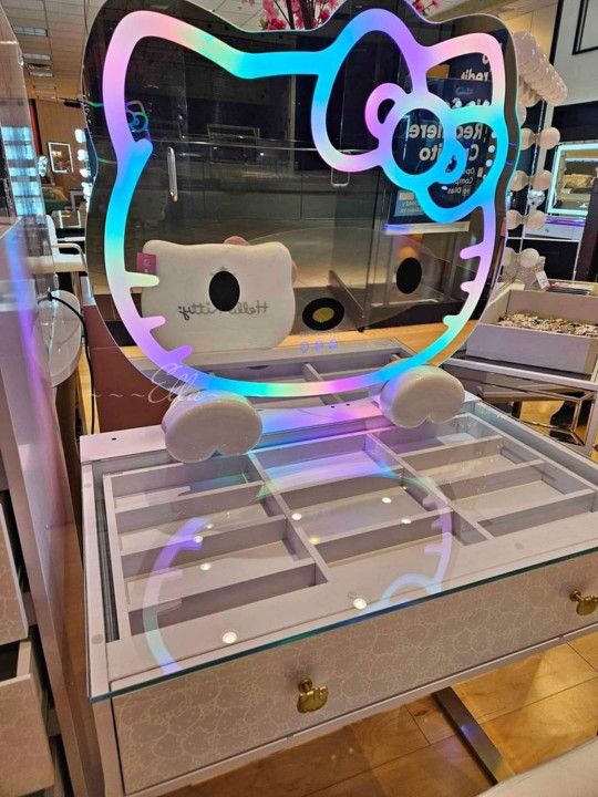 Hello Kitty Mirror πͺ$10 Down Payment And Financing Available