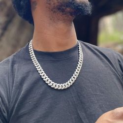 Silver Chain w/Diamonds(Moissanite)