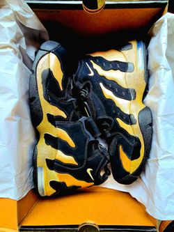 $120 OBO - SIZE 11.5 - Nike Air DT Max NEVER WORN - DEADSTOCK.