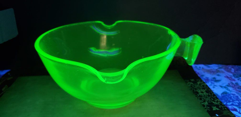 Vintage Depression Era Uranium Green Glass Dough Bowl- Double Spout - D & B Co