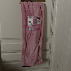 Hello Kitty Embossed Blanket Pink