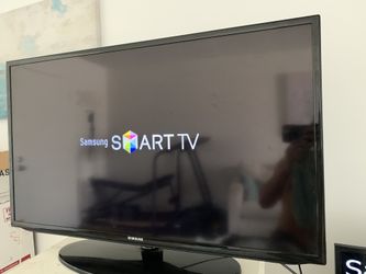 Samsung 40” smart tv