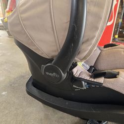 Evenflo. stroller w car seat 